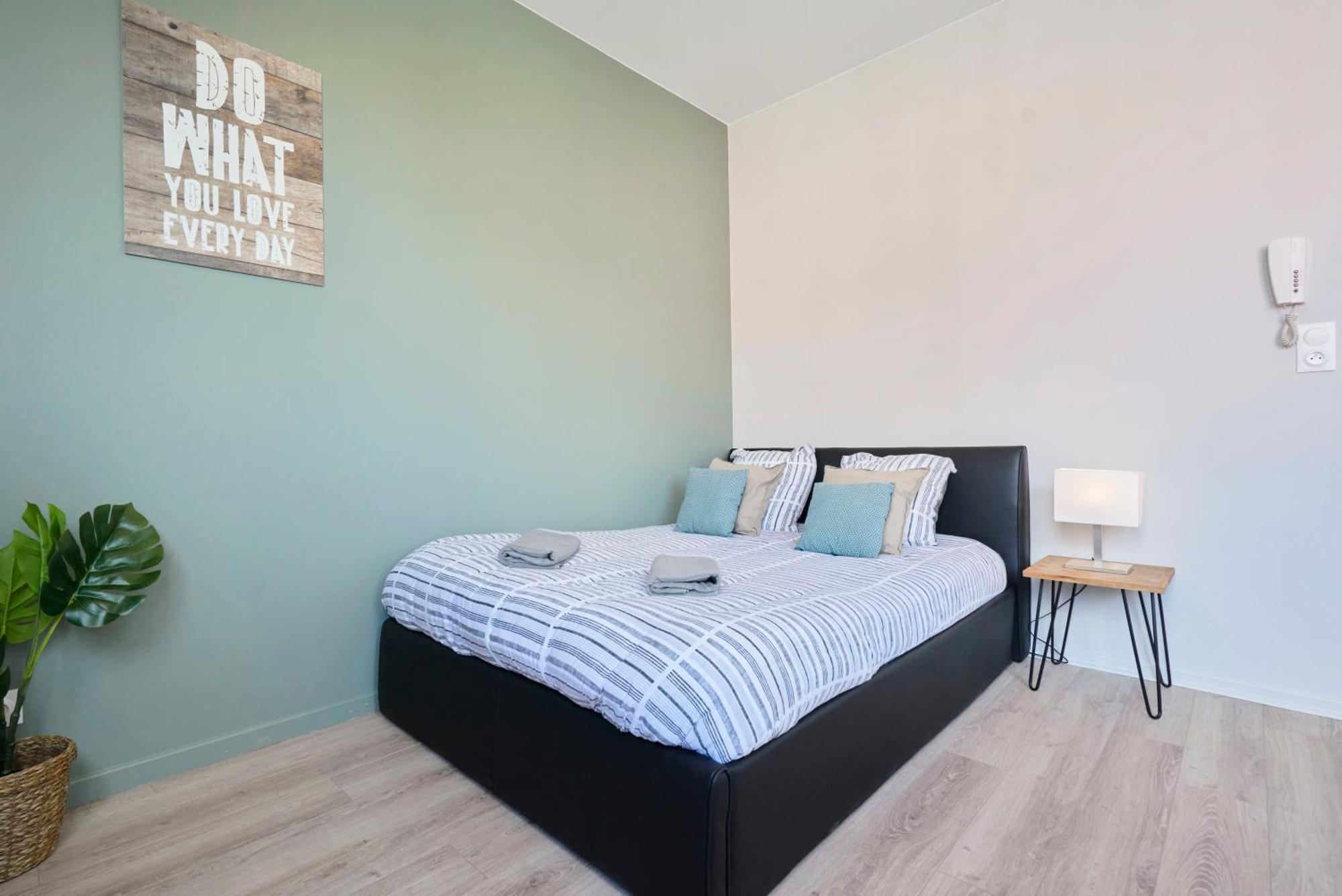 Locationstourcoing - Le Croise Apartment Bagian luar foto