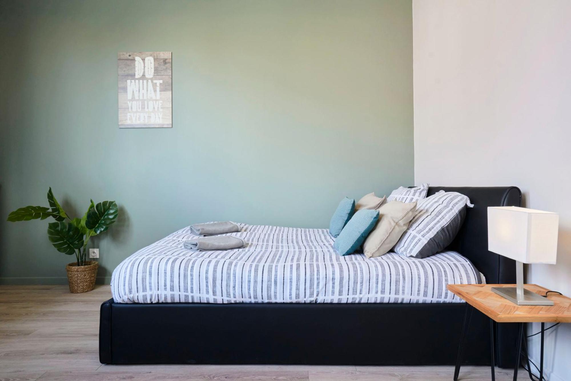 Locationstourcoing - Le Croise Apartment Bagian luar foto
